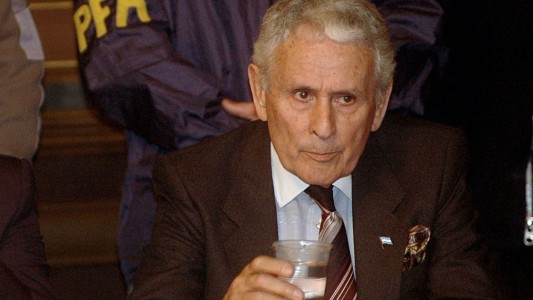 Revocaron la prisión domiciliaria del represor Miguel Etchecolatz