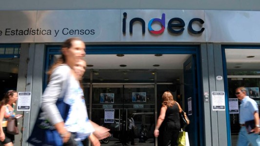Según el INDEC, la tasa de desocupación bajó al 7,2%