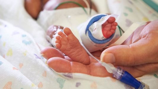 Denuncian un "vacío legal" en licencias por maternidad en caso de bebés prematuros