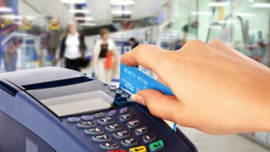 Desde este domingo todos los comercios están obligados a aceptar el débito o pagos electrónicos