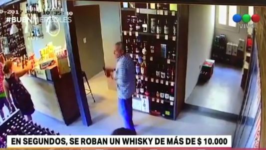 En segundos roban una botella de whisky valuada en más de 10.000 pesos