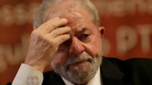 La Justicia brasileña ordenó la detención de Lula