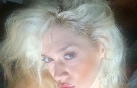 Militta Bora muy hot: foto desnuda y a cara lavada en la cama