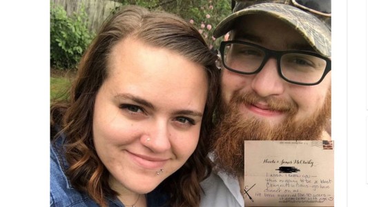 Envió por error una invitación para su casamiento y recibió una respuesta especial