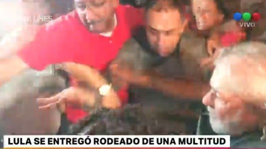 Tensión en Brasil: se entregó Lula y quedó detenido