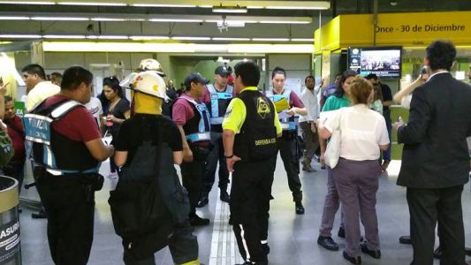 Avalancha y susto en la línea H: falló una escalera mecánica y hay heridos