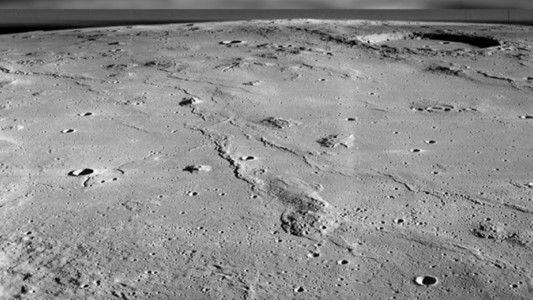 Japón prevé instalar colonias en túneles de la Luna en 2030