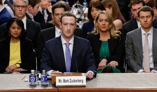 Zuckerberg habló en el Congreso de EE.UU. por la filtración de Facebook: "Fue mi error"