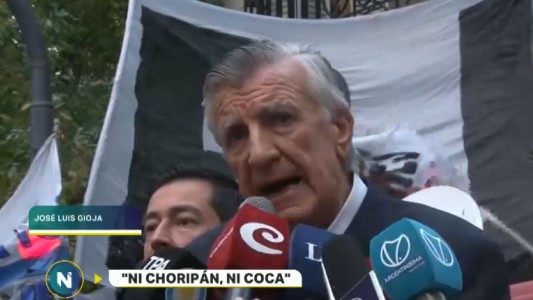 La novela del PJ intervenido: Gioja hizo un acto en la puerta de la sede central