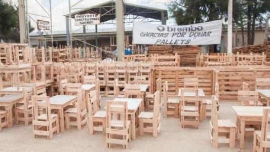 Los presos que construyeron muebles para donar a jardines de infantes de Salta