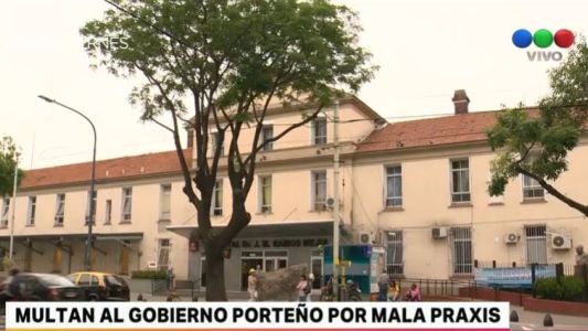 La indemnizarán por haberle dejado una gasa en el útero