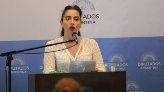 Muriel Santa Ana relató cómo fue su aborto en un consultorio clandestino de Barrio Norte
