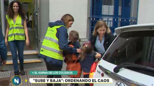 "Sube y baja": el intento de ordenar la entrada al cole