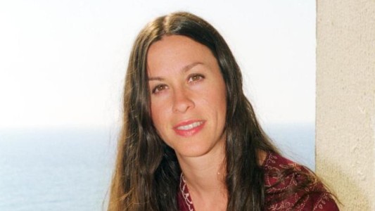 El rotundo cambio de look de Alanis Morissette