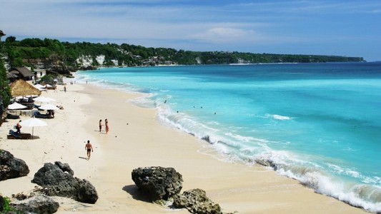 Un nene de 12 años les robó la tarjeta de crédito a sus papás y viajó solo a Bali