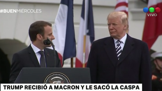Trump recibió a Macron y le sacó la caspa