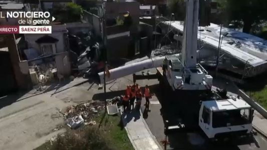 Tres de Febrero: se derrumbó un cartel publicitario y destrozó varias casas