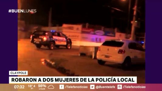 Dos policías fueron asaltadas dentro del contenedor de vigilancia