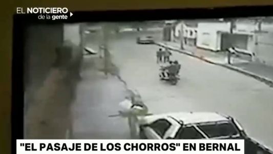 "El pasaje de los chorros" en Bernal