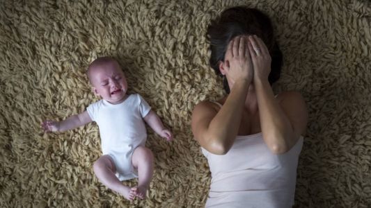 "Nadie me avisó que la maternidad era ésto": Relatos de mamás al borde de un ataque de nervios