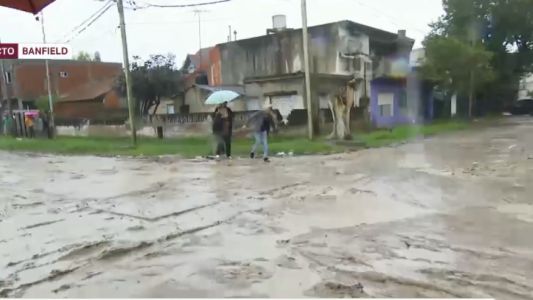 Un barrio aislado por las lluvias, a 13 kilómetros del Obelisco