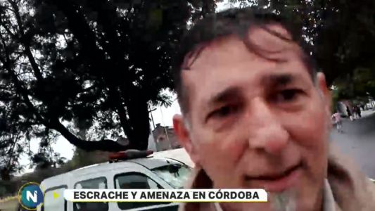 Un agente de tránsito amenazó a un hombre que lo escrachó por una infracción
