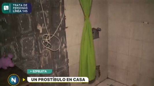 Un prostíbulo en una casa de familia con una hija menor como "camarera sexy"