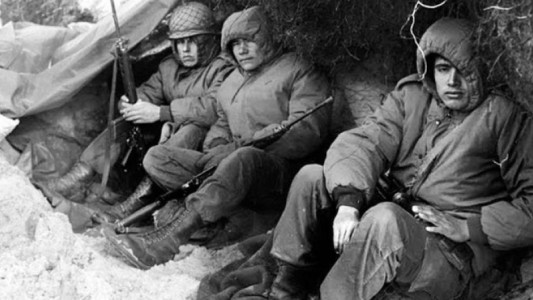 Piden la detención de 26 militares por torturar a soldados en Malvinas