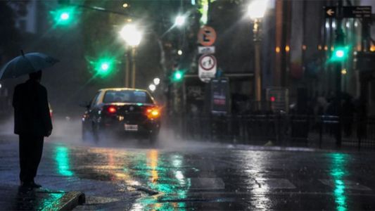 Rige una alerta por tormentas fuertes y posible caída de granizo