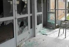 Ordenan cumplir la ley de vidrios seguros en escuelas porteñas