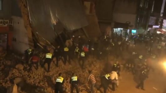 Tucumán: se derrumbó el ex Cine Parravicini y hay al menos un muerto