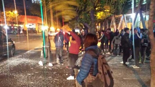 Colegio deberá pagar 50 mil pesos de multa porque sus alumnos cortaron la calle