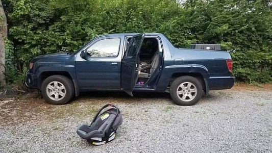 Dejó a su hija de un año en el coche y murió por el calor