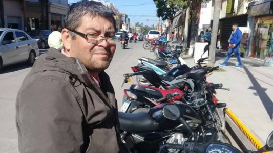 Arregló una heladera y devolvió los 50 mil pesos que había escondido su dueño fallecido