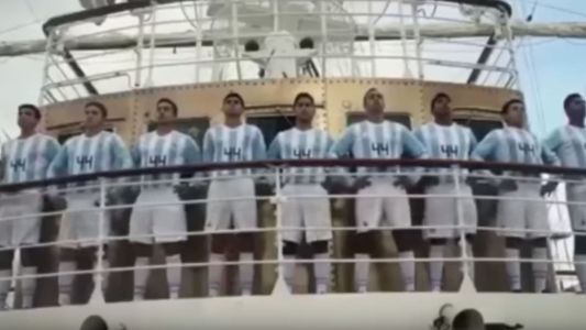 "La hinchada en el Mar": el emotivo video de la Fragata Libertad para la Selección Argentina