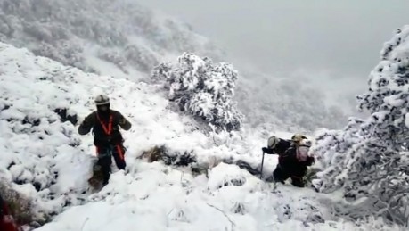 Los mensajes de la comitiva presidencial varada en la alta montaña: "Estamos con calefacción"