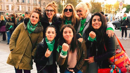 Actrices marcharon para pedir por el aborto legal