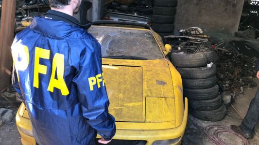 Desbarataron un "megadesarmadero" de autos en Lanús