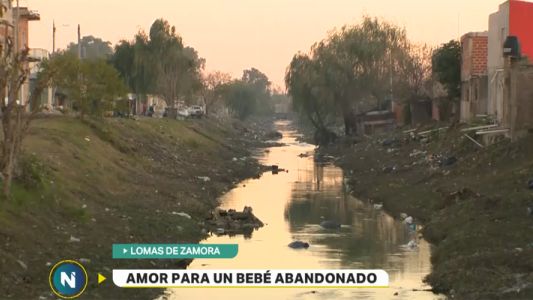 Abandonaron a un bebé en la orilla de un arroyo y se salvó por una llamada al 911