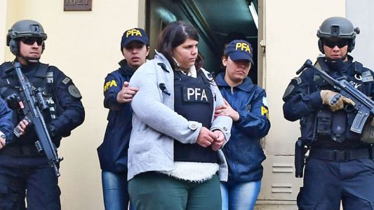 "Me encerraron": el llamado al 911 de la abogada detenida por el doble crimen narco