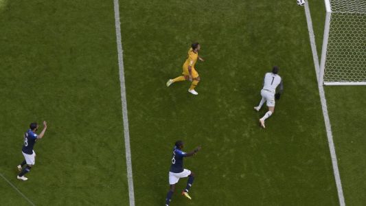 Con dos "goles tecnológicos", Francia derrotó a Australia