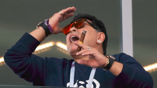 Fuertes declaraciones de Maradona: "Creo que jugando así Sampaoli no puede volver a la Argentina"