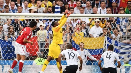 Francia y Dinamarca aburrieron pero lograron su objetivo de pasar a octavos