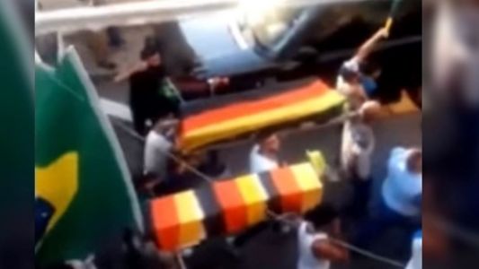 Venganza a la brasileña: organizaron un funeral para Alemania tras la eliminación mundialista