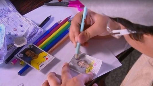 No tenía plata para comprar las figuritas del Mundial y dibujó todo el álbum