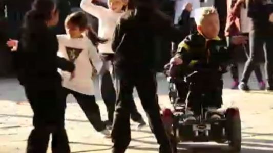 Alumnos cordobeses le piden al Gobierno que apruebe el medicamento para sus amigos con AME