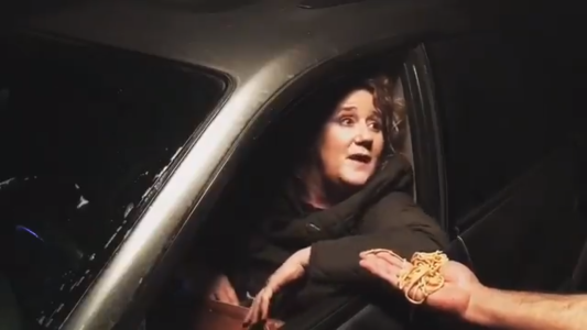 El irónico sketch de Verónica Llinás para Carrió por las propinas