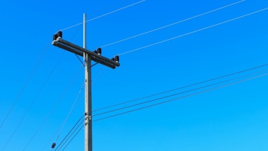 Murieron 15 personas electrocutadas al caer un cable de alto voltaje