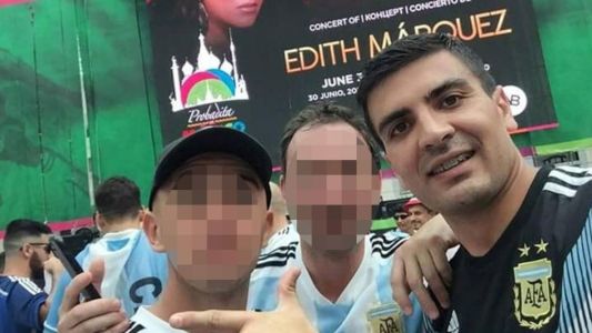 Un maestro pidió licencia psiquiátrica, se fue al Mundial y lo descubrieron por sus fotos en Facebook