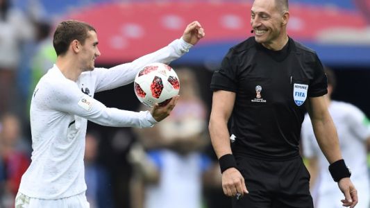 Pitana sigue en carrera para dirigir la final del Mundial